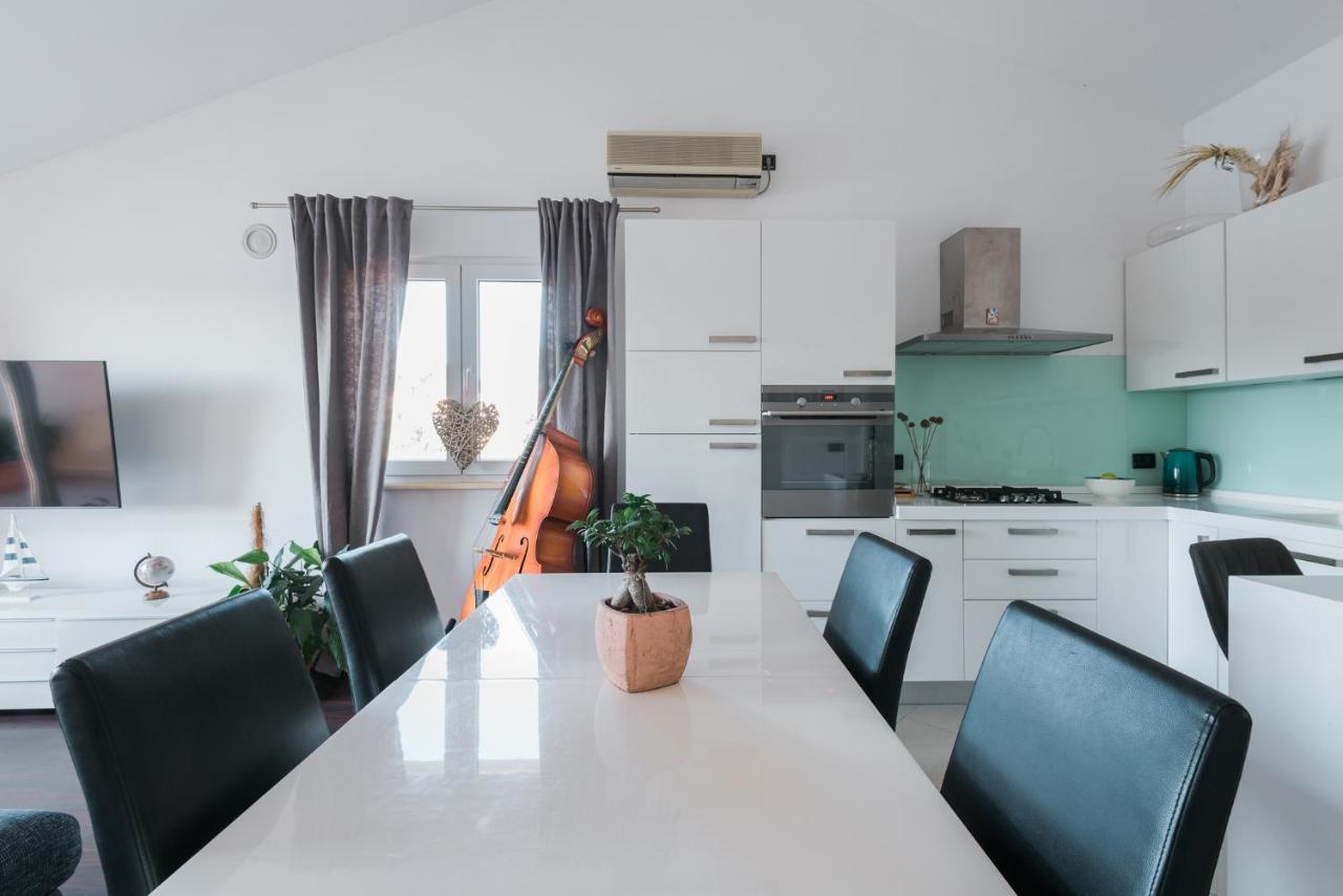 Accommodation Triton Lastovo Exterior photo